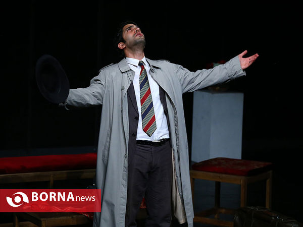 نمایش ؛ پابرهنه در پارک