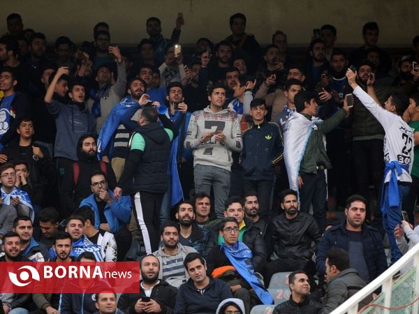 دیدار تیم های فوتبال استقلال- ایران جوان بوشهر