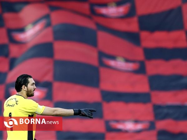 دیدار تیم های فوتبال پرسپولیس -  گل‌گهر