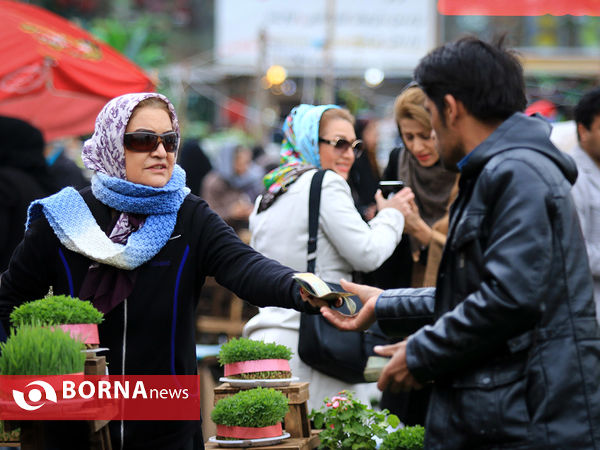 تکاپوی خرید لوازم سفره هفت سین در مشهد