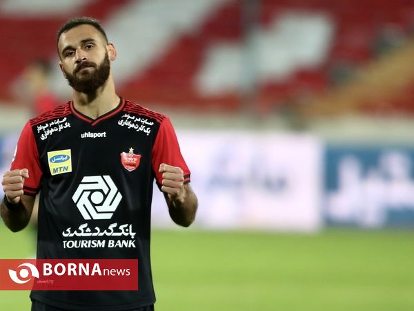 دیدار تیم های فوتبال  پرسپولیس - ماشین‌سازی