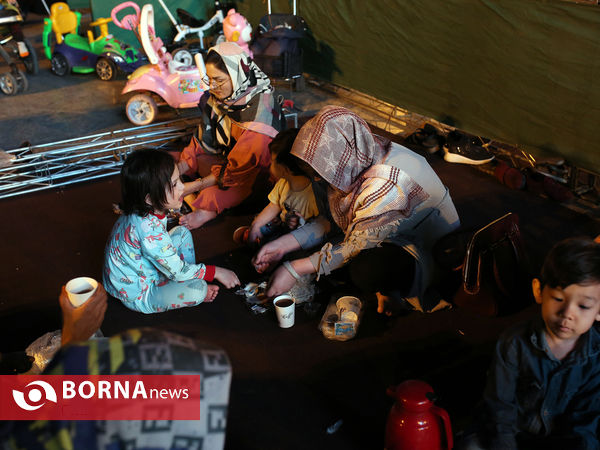 افطاری در میدان امام حسین(ع)