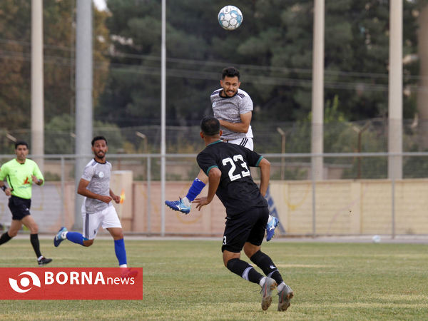 دیدار تیم های قشقایی شیراز و استقلال ملاثانی