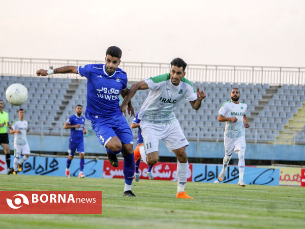 دیدار تیم های فوتبال آلومینیوم اراک-استقلال تهران