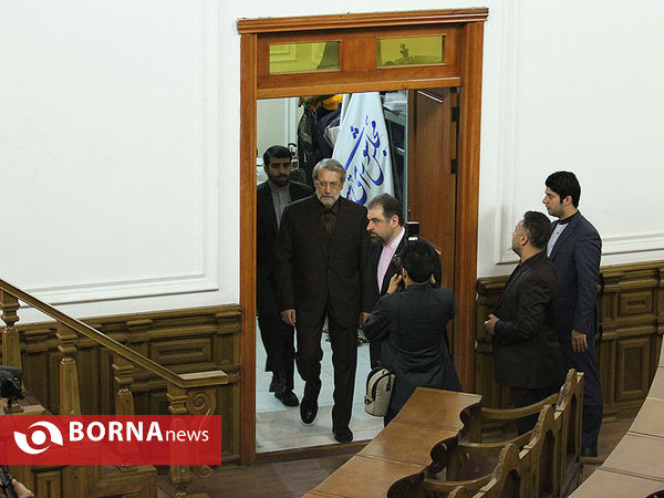 نشست خبری رئیس مجلس شورای اسلامی