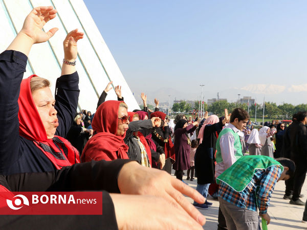 زنگ تحرک در میدان آزادی تهران نواخته شد