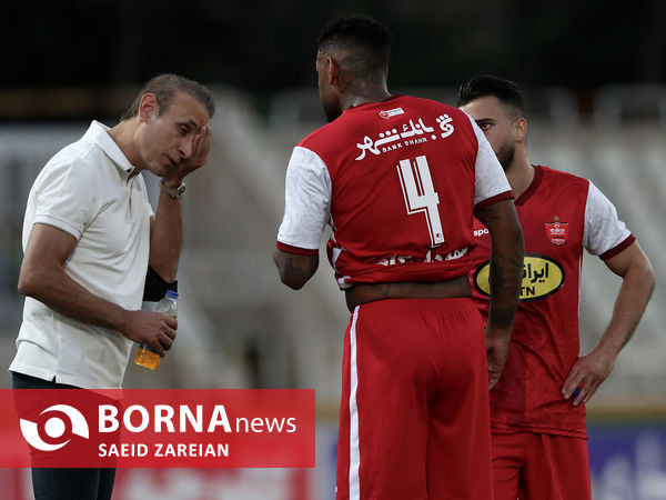 دیدار تیم های فوتبال هوادار - پرسپولیس