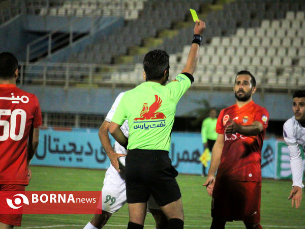 دیدار تیم های فوتبال آلومینیوم اراک- فولاد خوزستان