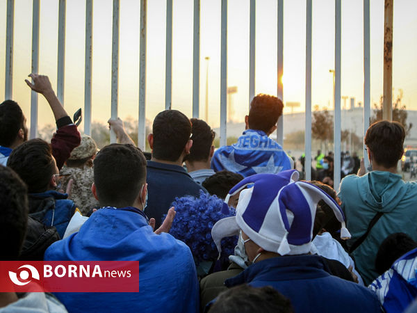 باز شدن درب ورزشگاه آزادی بعد از ۲ سال ( استقلال - نساجی )