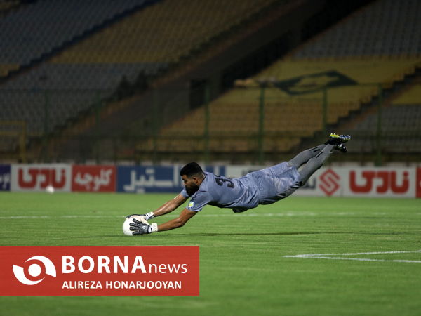 دیدار تیم های فوتبال صنعت نفت - نفت مسجدسلیمان