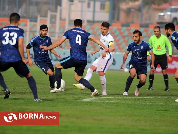 دیدار تیم های فوتبال استقلال- پیکان