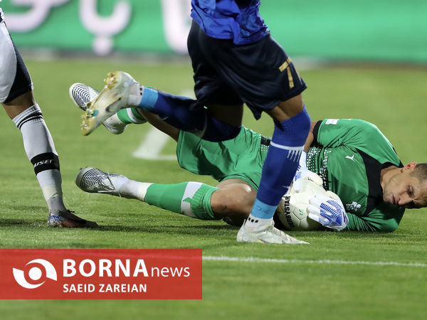 دیدار تیم های قوتبال استقلا ل۰ پیکان