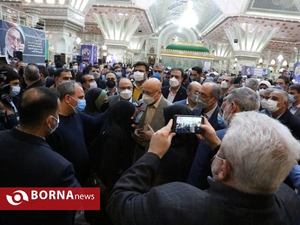 حضور وزیر علوم در حرم امام (ره)