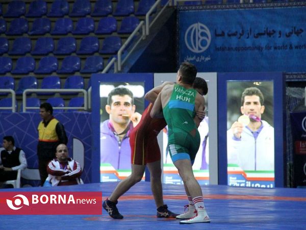 مسابقات کشتی فرنگی جام باشگاه های جهان به میزبانی اصفهان در حال برگزاری است