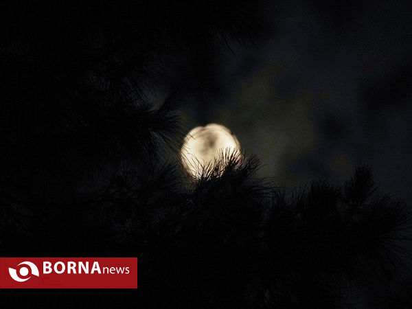 ابرماه توت فرنگی در آسمان تهران