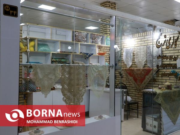 بازدید مدیرعامل سازمان منطقه آزاد اروند از بازارچه صنایع دستی آبادان