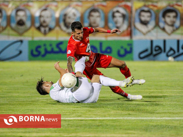 دیدار تیم های فوتبال آلومینیوم اراک-تراکتور سازی تبریز