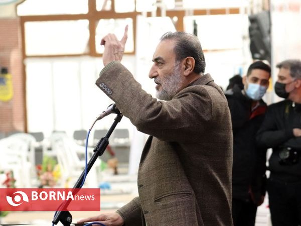 مراسم گلباران گلزار شهدای رشت به مناسبت آغاز دهه فجر