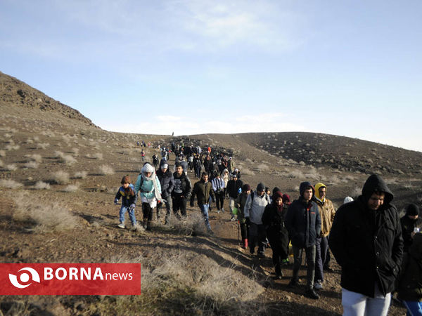 کوهپیمایی خانواده گی در منطقه تخت رستم