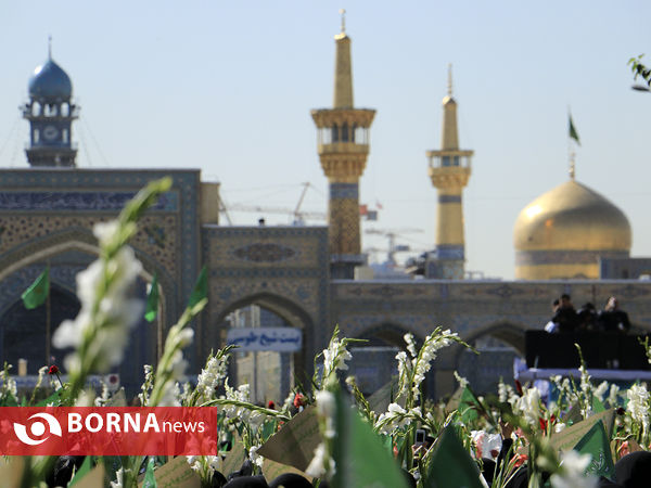گلباران حرم مطهر رضوی به مناسبت آغاز دهه کرامت