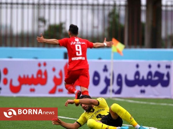 دیدار تیم های فوتبال سپیدرود رشت- پارس جنوبی جم