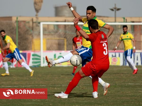 دیدار تیم های فوتبال صنعت نفت آبادان- پرسپولیس