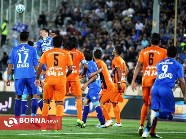دیدار تیم های استقلال تهران - مس کرمان