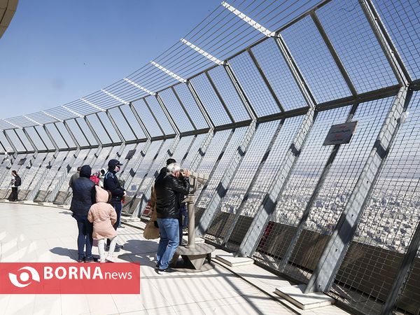 بازدید نوروزی مسافرین از برج میلاد