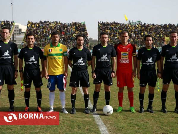 دیدار تیم های فوتبال صنعت نفت آبادان- پرسپولیس