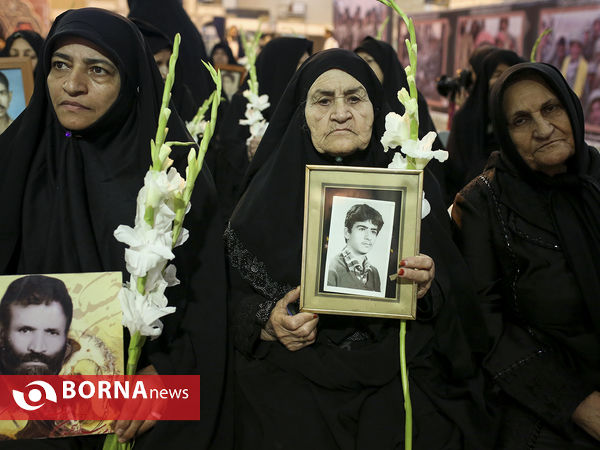 آیین نواختن زنگ دانش آموز شهید