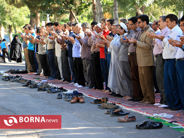نماز شکرانه عید در کنار شهدای بهشت رضا(ع)