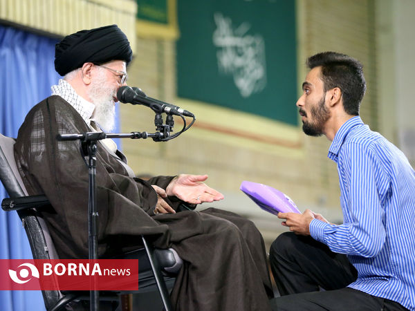 دیدار رهبر معظم انقلاب با جمعی از دانشجویان