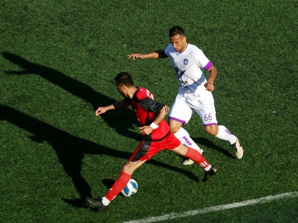 دیدار تیم‌های فوتبال سپیدرود رشت _  ویستاتوربین تهران