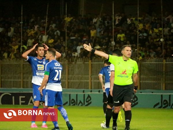 حاشیه دیدار تیم های نفت مسجدسلیمان و استقلال تهران