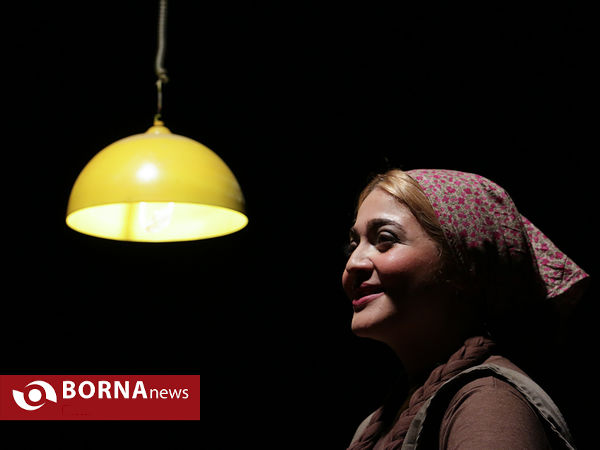 نمایش «اطلسی های لگدمال شده»
