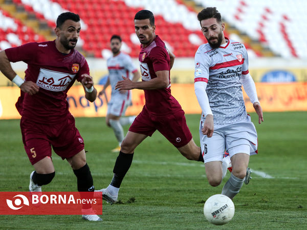 دیدار تیم های پدیده و پرسپولیس