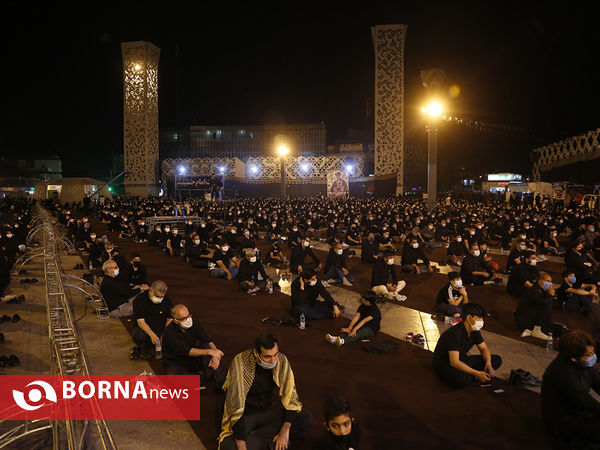 عزاداری شب تاسوعا در میدان امام حسین (ع)