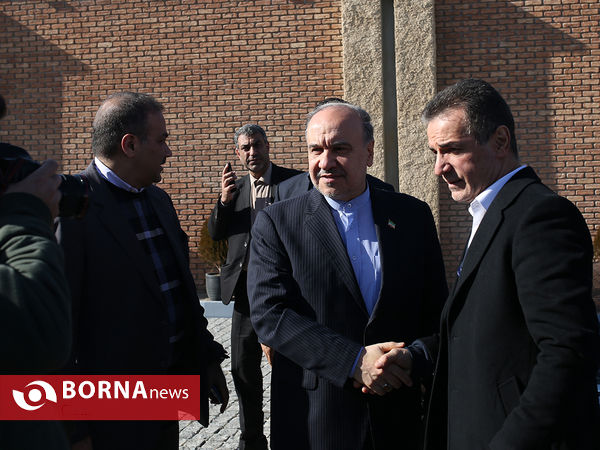 بازدید وزیر ورزش و جوانان از باشگاه تنیس آرشا