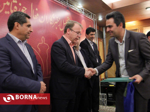 آیین تجلیل از خبرنگاران و عکاسان حوزه تامین اجتماعی در شیراز