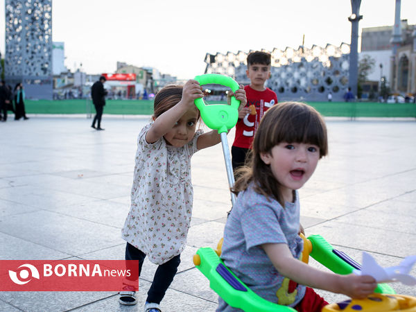 افطاری در میدان امام حسین(ع)