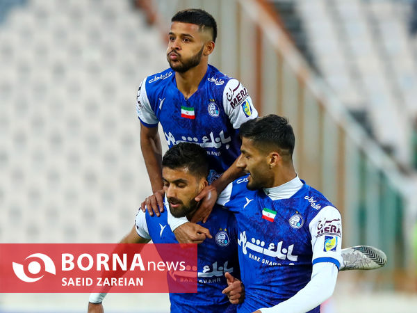 دیدار تیم های استقلال تهران - صنعت نفت آبادان