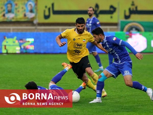 دیدار تیم فوتبال سپاهان _ گل گهر سیرجان