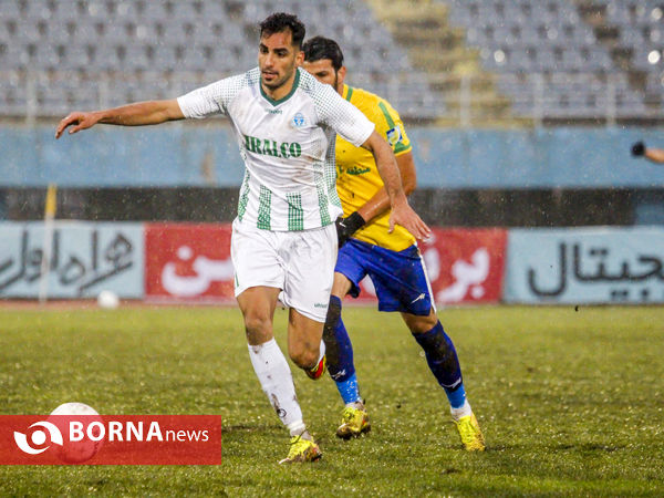 دیدار تیم های فوتبال آلومینیوم اراک - صنعت نفت آبادان