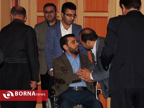 تجلیل  از خانواده معظم شهدا و ایثارگران صنعت برق آذربایجان غربی