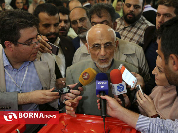 حضور میرسلیم درپای صندوق رای ،مسجد قبا