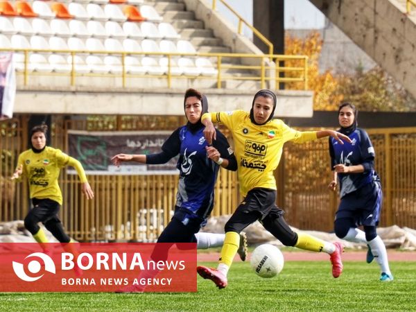 دیدار تیم های فوتبال سپاهان و پیکان البرز