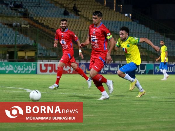 دیدار تیم های فوتبال صنعت نفت - نساجی