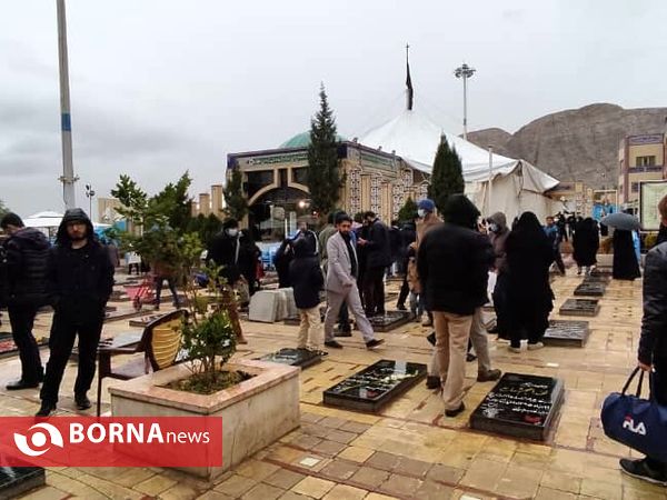 حال و هوای گلزار شهدا شهر کرمان