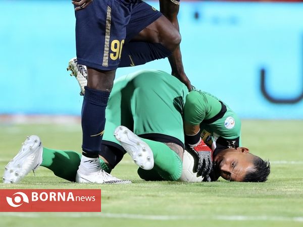 دیدار تیم های فوتبال پرسپولیس -  گل‌گهر