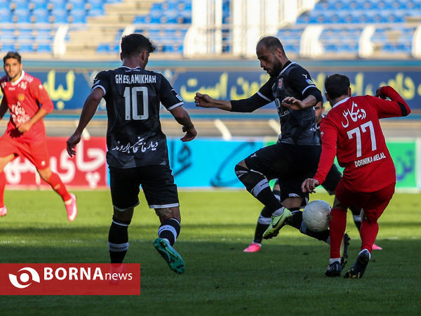 دیدار تیم های شهرخودرو مشهد و مس رفسنجان